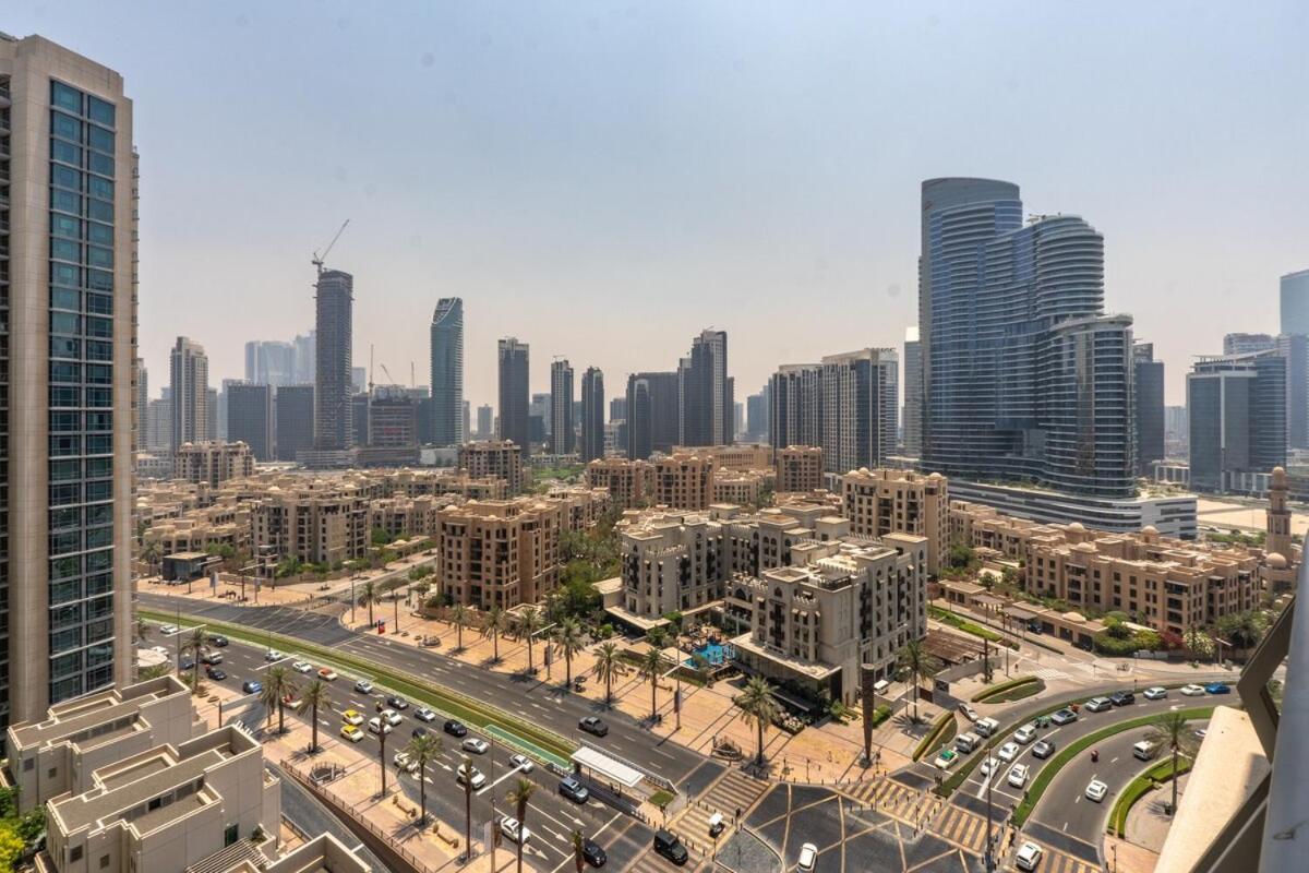 2 Bedroom Blvd 1 With Boulevard Views