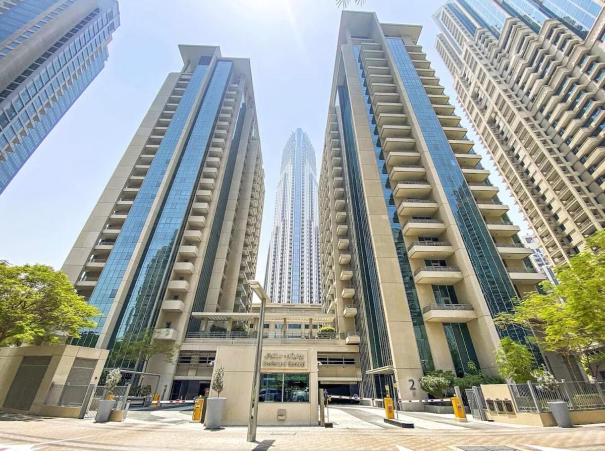 2 Bedroom Blvd 1 With Boulevard Views