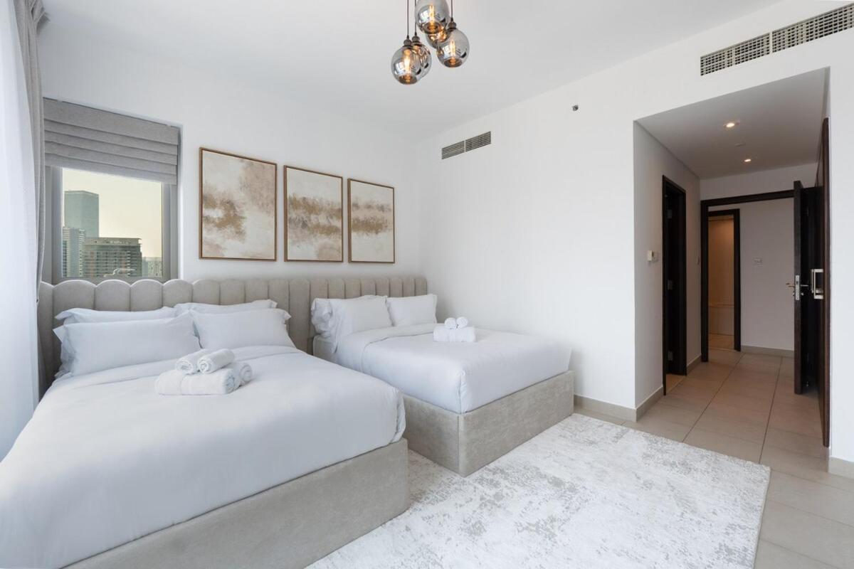 2 Bedroom Blvd 1 With Boulevard Views * Dubai